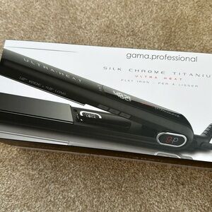 Gama.professional G-Evo Silk Chrome Titanium Ultra Heat Flat Iron